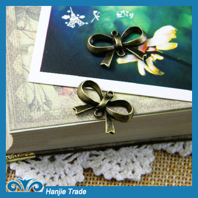 Stock Charms Antique Bronze Butterfly Pendant